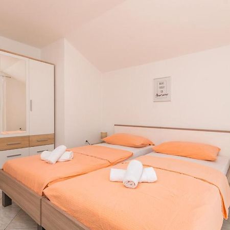 Apartments Mikulic Биоград-на-Мору Экстерьер фото