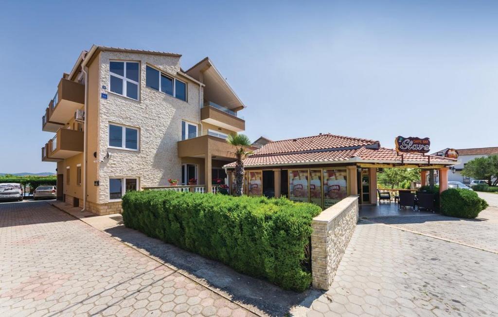 Apartments Mikulic Биоград-на-Мору Экстерьер фото