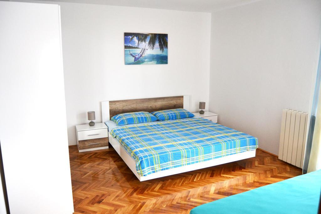 Apartments Mikulic Биоград-на-Мору Экстерьер фото