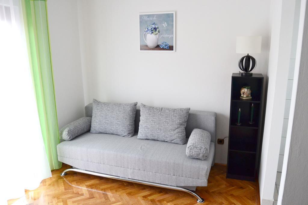 Apartments Mikulic Биоград-на-Мору Экстерьер фото